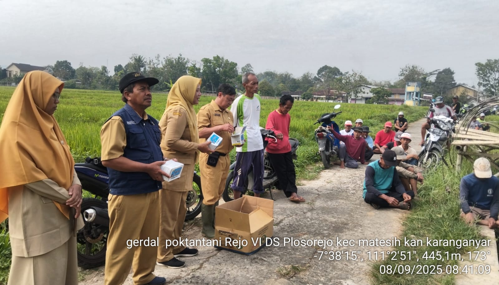 Pelaksanaan Gerakan Pengendalian OPT di Desa Plosorejo Kecamatan Matesih Tanggal 08 September 2025