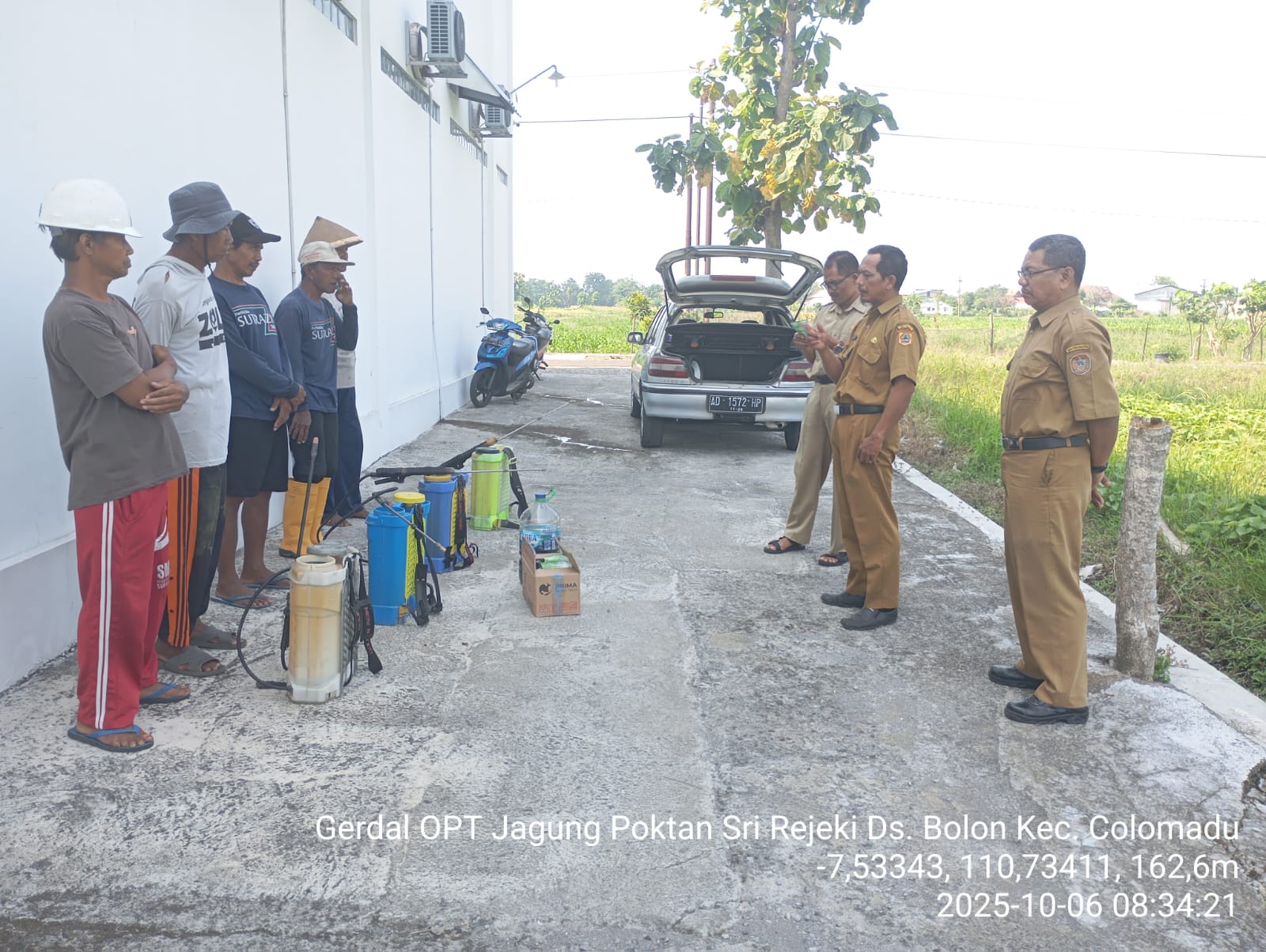 Pelaksanaan Gerakan Pengendalian OPT di Desa Bolon Kecamatan Colomadu Tanggal 06 Oktober 2025